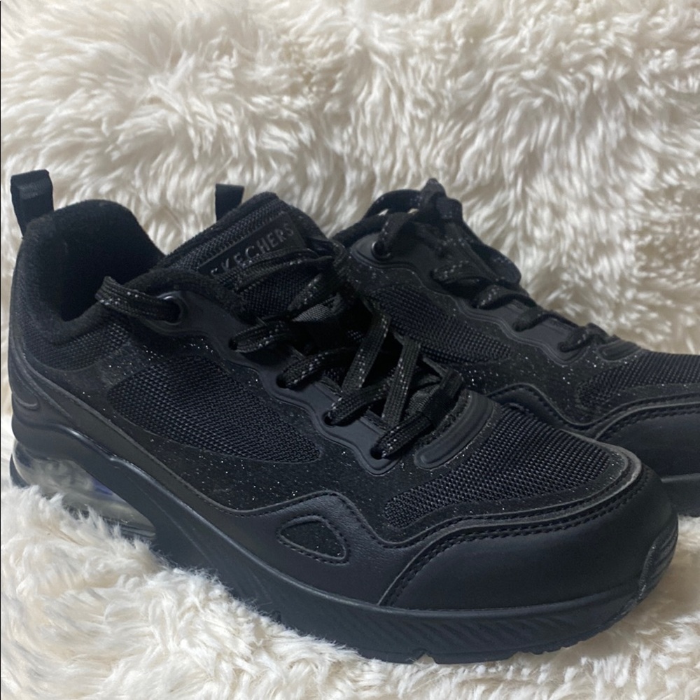 Skechers women’s sparkling Black Athletic Shoes size 7.5